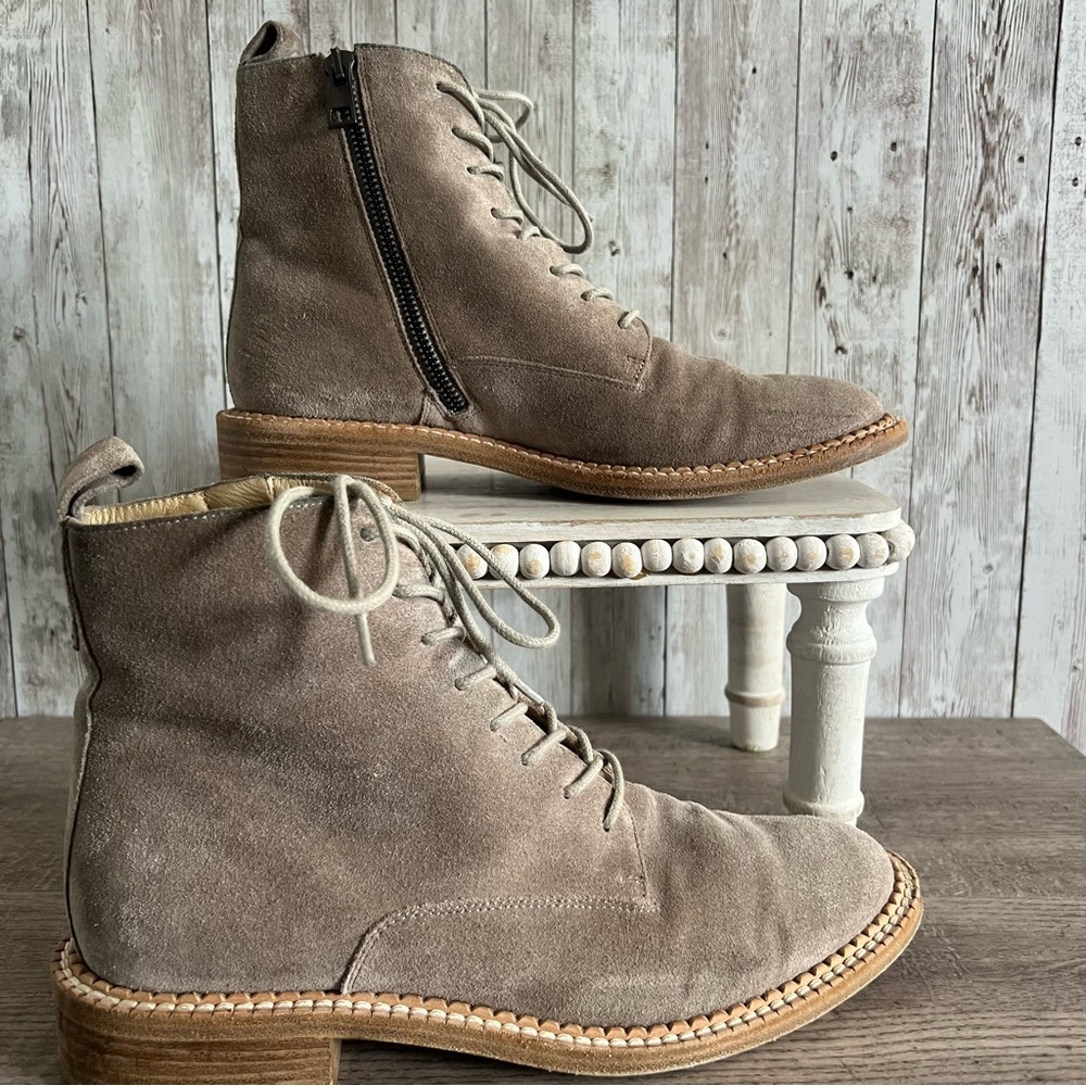 Vince Cabria Sport Tan Suede Lace Up Ankle Boots Combat Size 7